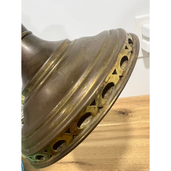 Vintage Brass Aladdin Oil Kerosene Lamp Model No. 11 w/Hurricane - Picture 7 of 14